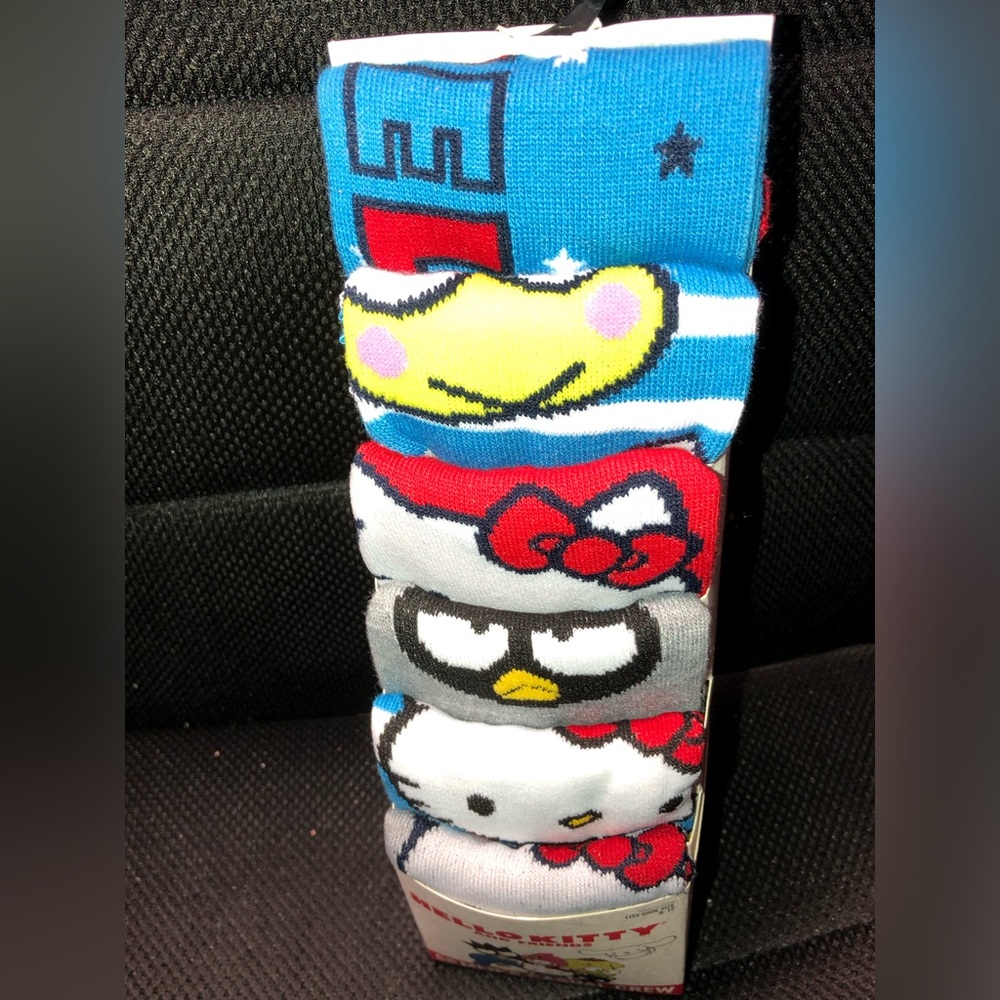 5 sets of Hello Kitty and Friends socks. - unisex